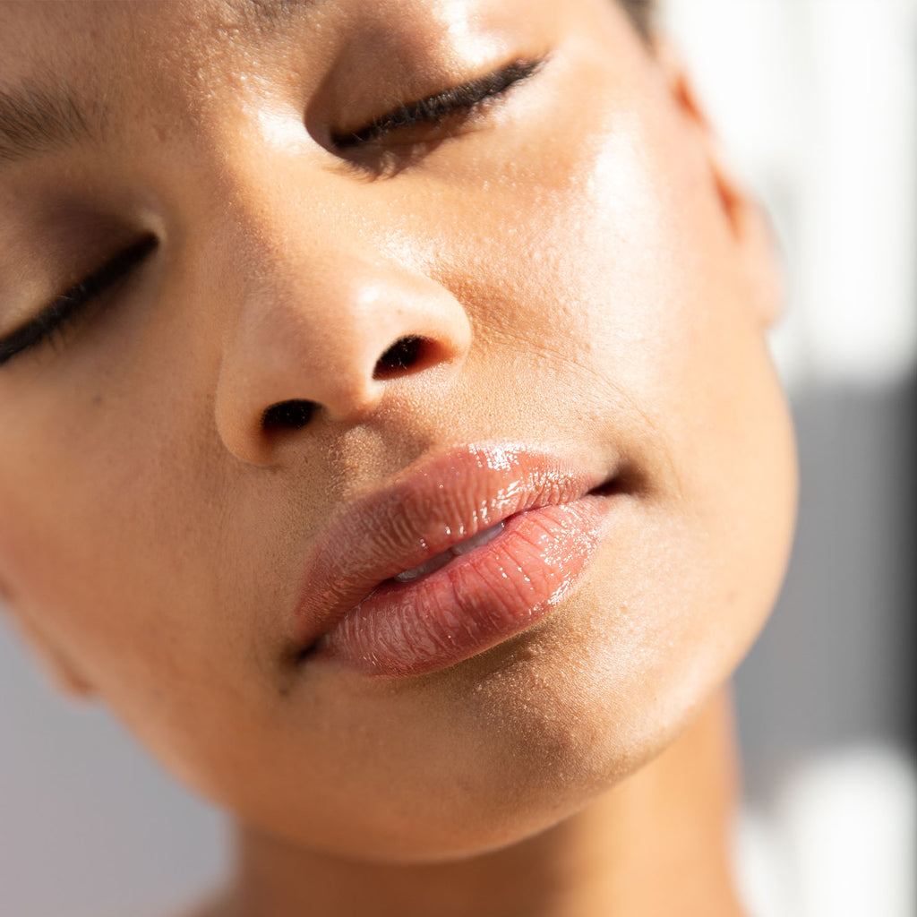 Moisturizing Lip Glossy with Shea Butter and Coconut Oil